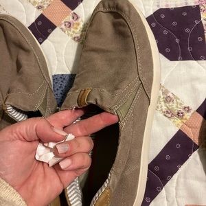 Skechers canvas loafers sz 12